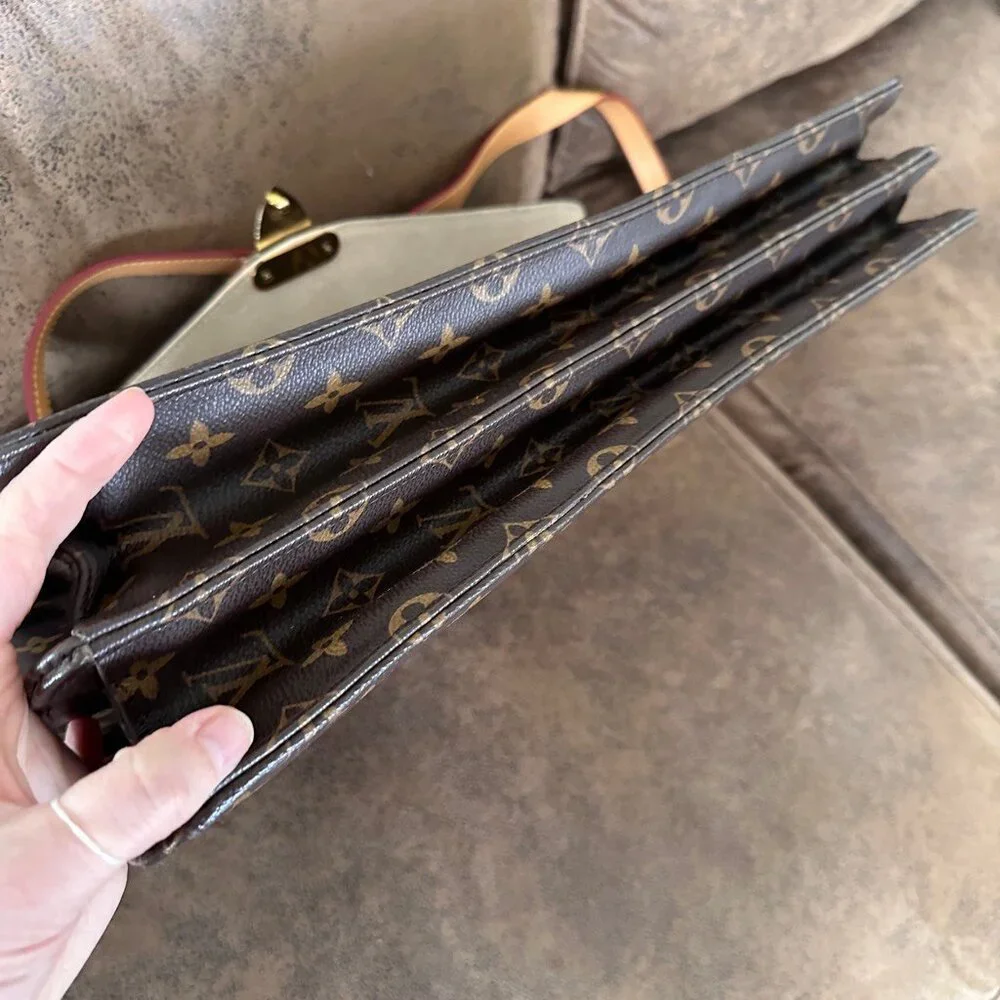 LOUIS VUITTON Monogram Porte Documents Bandouliere Bag